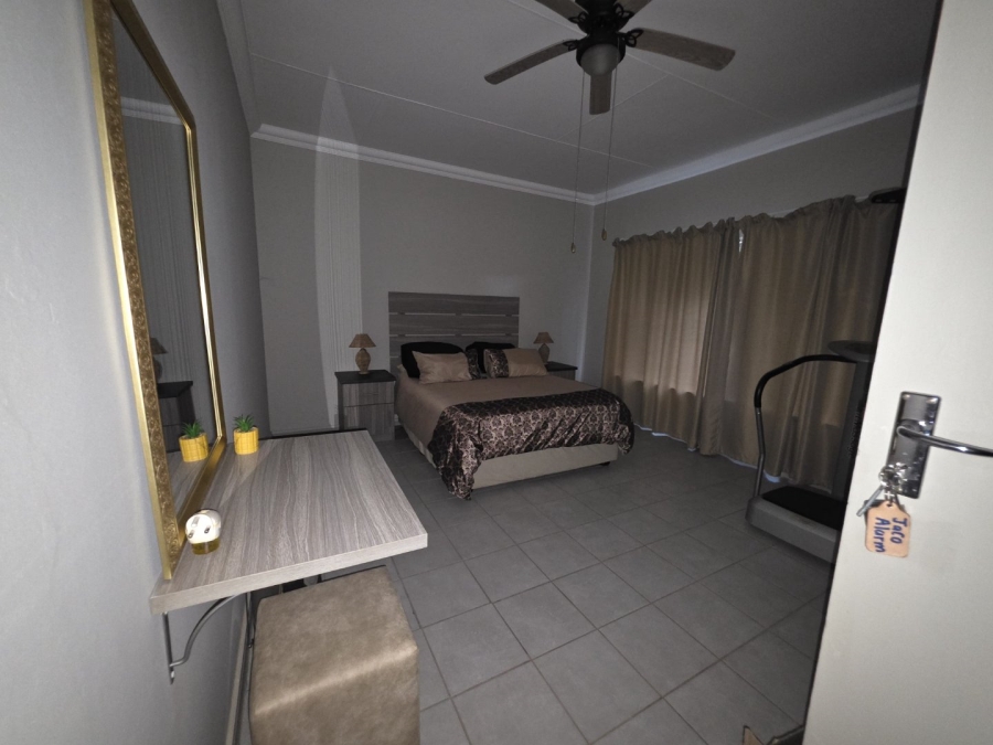 5 Bedroom Property for Sale in Meiringspark North West